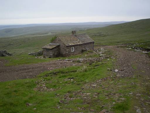 10_26-1.jpg - Greg's Hut bothy. Beyond here it rained all day.